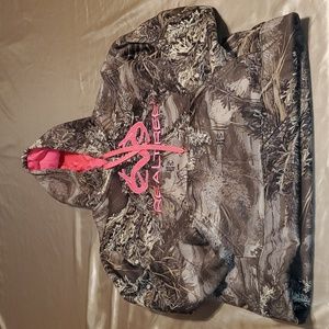 Womans Realtree hoodie size M
